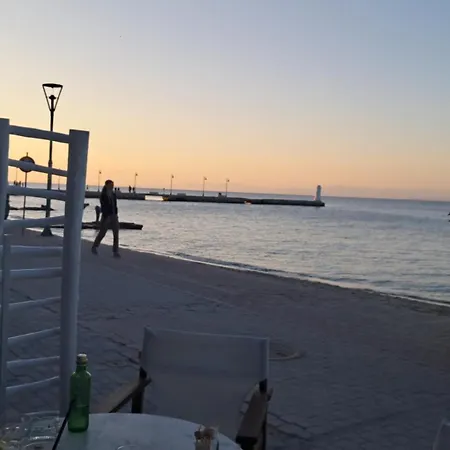 Beach Apartment דירה *