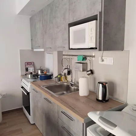 Beach Apartment דירה *